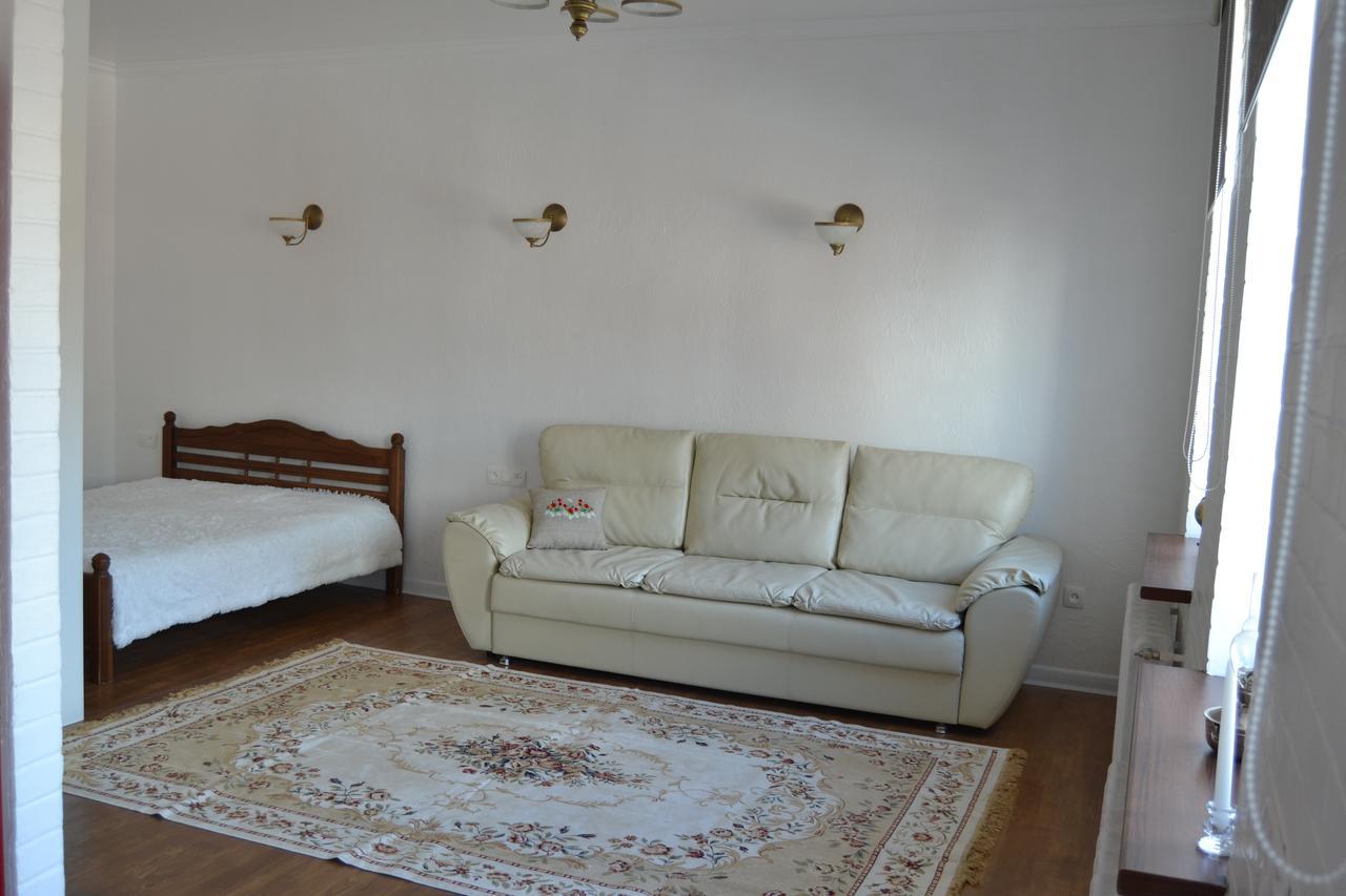 Vladimirskie Apartamenty In Center Of Brest Exterior foto