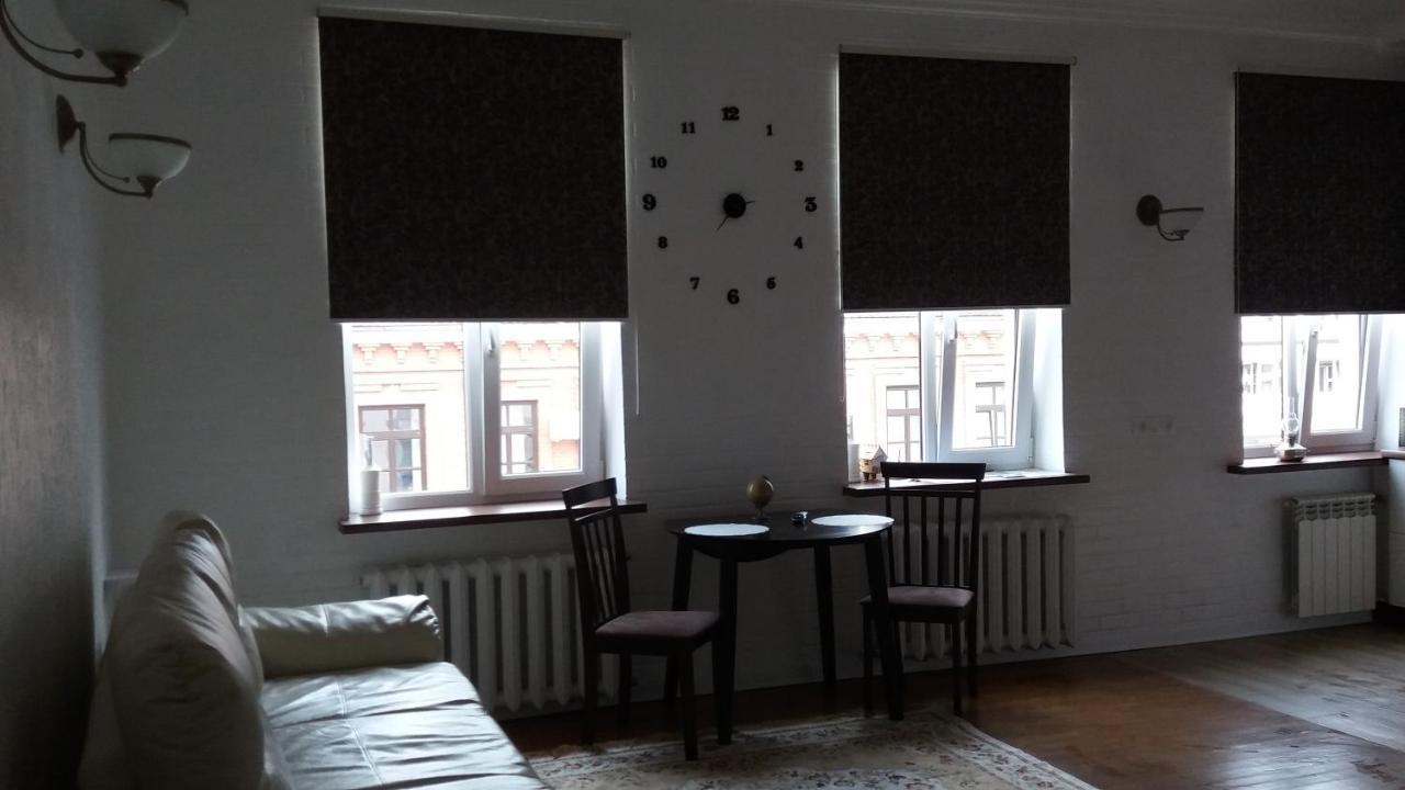 Vladimirskie Apartamenty In Center Of Brest Exterior foto
